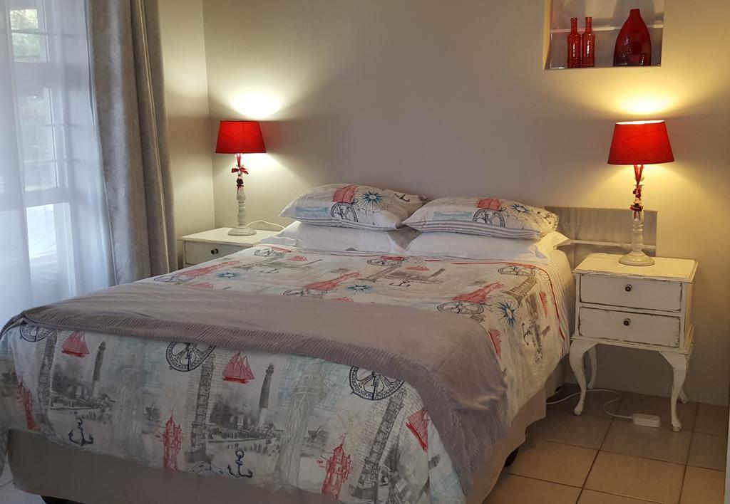 Strandloper Apartments Hermanus Exterior foto